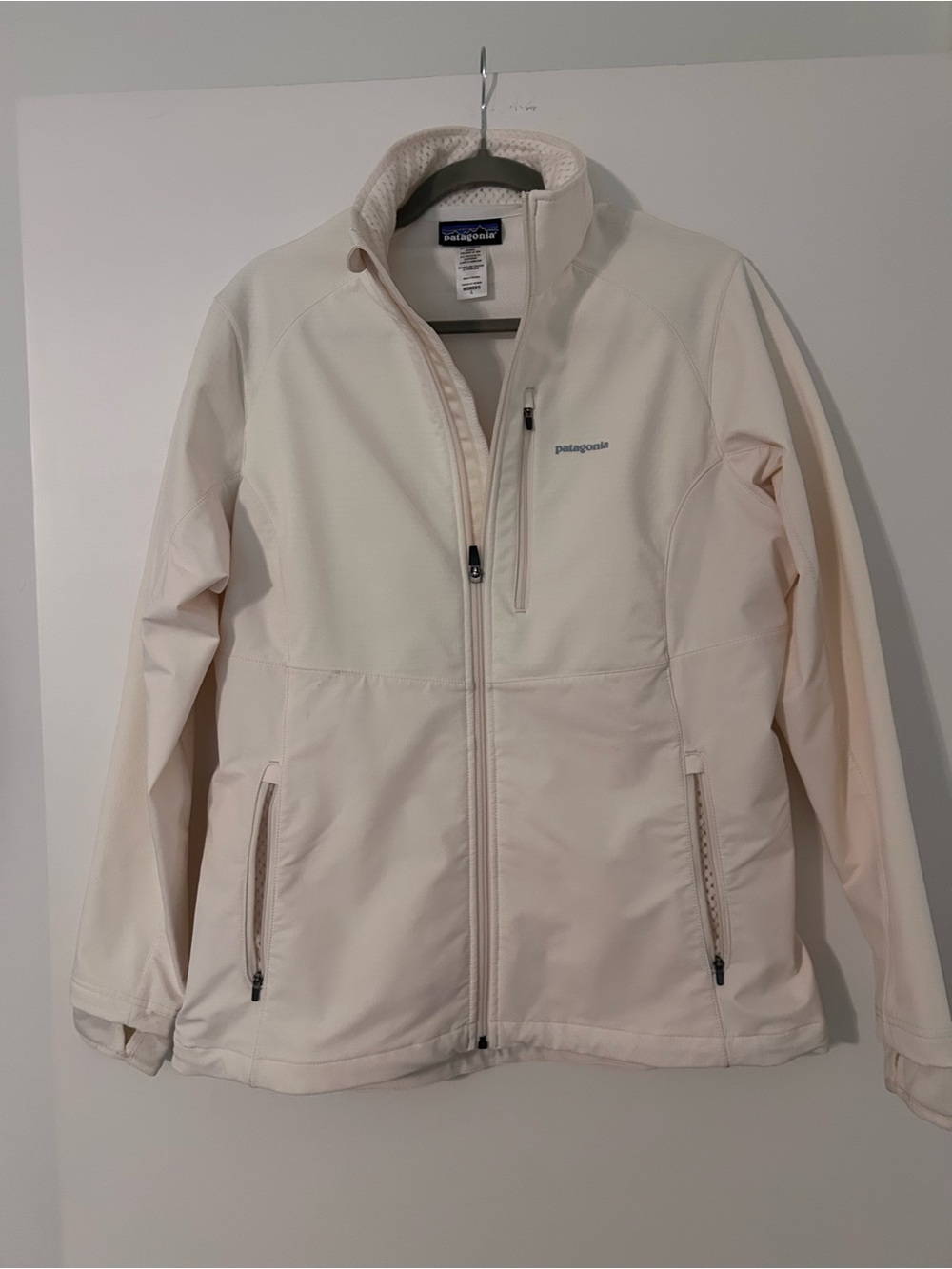Patagonia Women's Cream Softshell Jacket - Full Zip